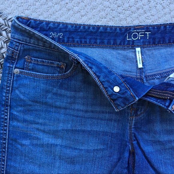 LOFT - Jean Shorts w/ Option to Roll-Up Cuff - Picture 3 of 5